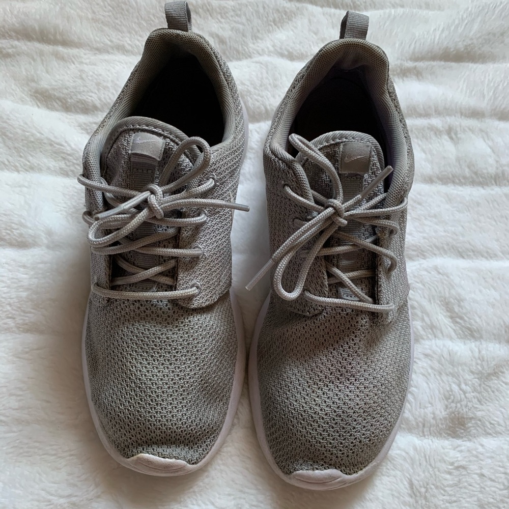 Grey Nike Roshe
